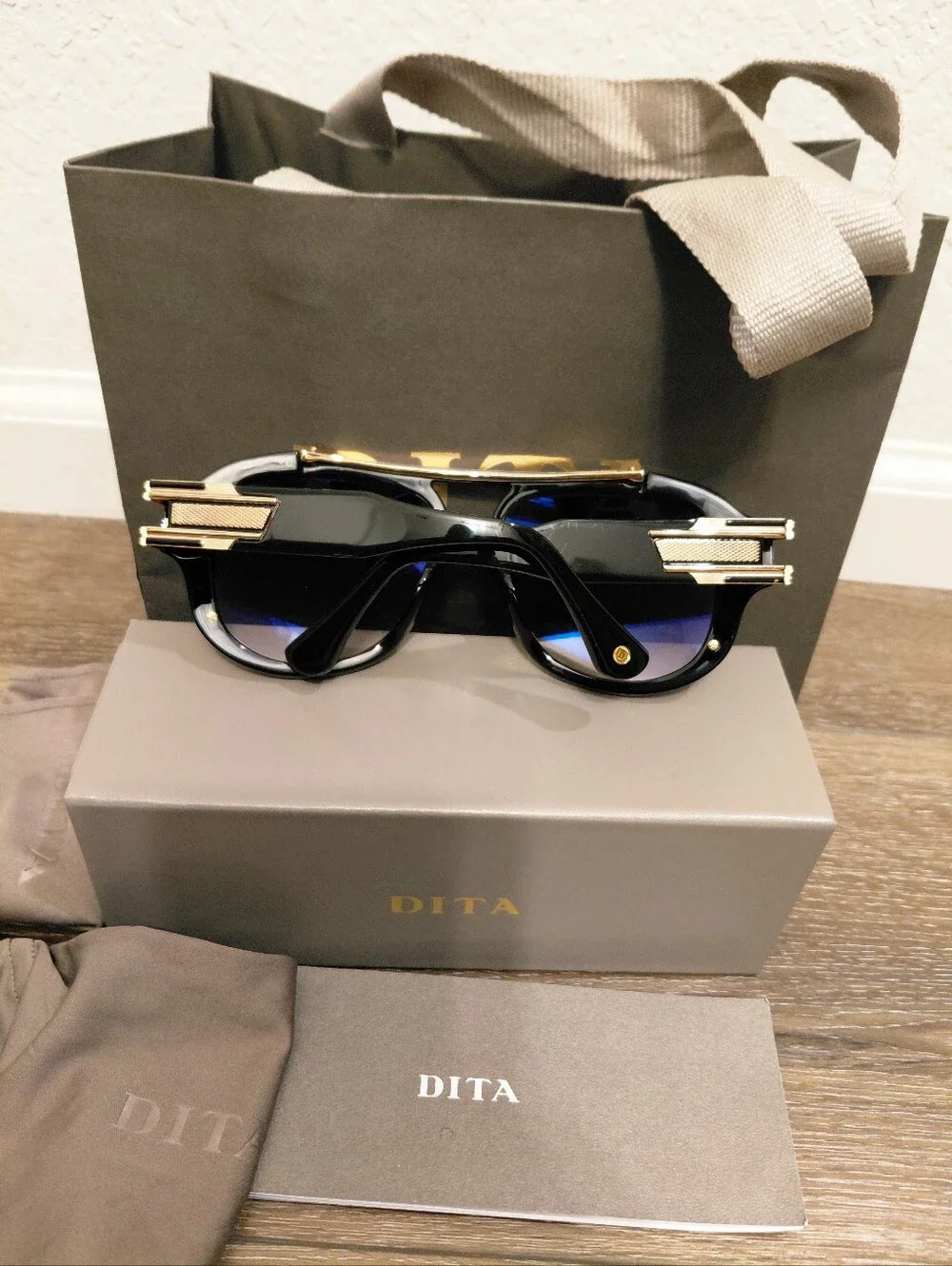 RARE DITA GRANDMASTER SIX Titanium Aviator Black/Gold Sunglasses DTS 900 01A
